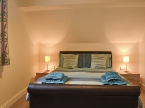 2 bedrooms, free WiFi, bed sheets - 2 bedroom accommodation in Kingsland, near Leominster (Kingsland, near Leominster)