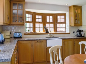 Dishwasher, high chair - 3 bedroom accommodation in Welton-le-Marsh, near Spilsby (Welton-le-Marsh, near Spilsby)