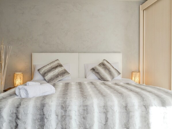 4 bedrooms, free WiFi, bed sheets