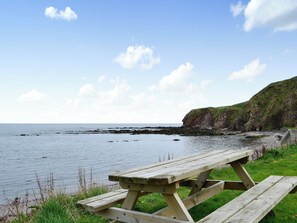 Property grounds - 3 bedroom accommodation in Burnmouth, near Eyemouth (Burnmouth, near Eyemouth)