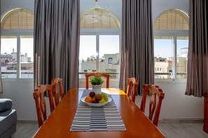 Dining - Silvia - Rooftop terrace, sea view, beach apartment, perfect location (Torremolinos)