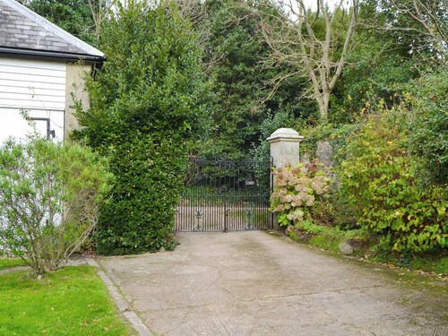 4 bedroom accommodation in St Lawrence, near Ventnor