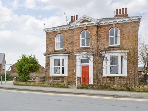 2 bedroom accommodation in Hornsea