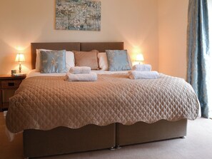 5 soverom, wi-fi (inkludert) og sengetøy