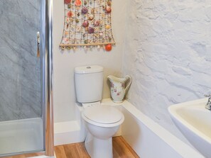 Towels - 5 bedroom accommodation in Parkham, near Bideford (Parkham, near Bideford)