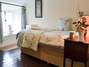 5 bedrooms, free WiFi, bed sheets - 5 bedroom accommodation in Parkham, near Bideford (Parkham, near Bideford)