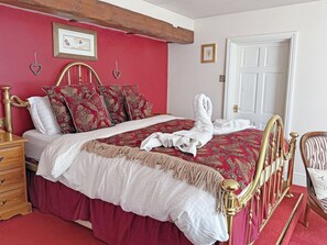 5 bedrooms, free WiFi, bed sheets