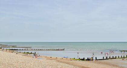1 bedroom accommodation in Felpham, near Bognor Regis