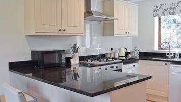 Dishwasher, cookware/dishes/utensils, freezer