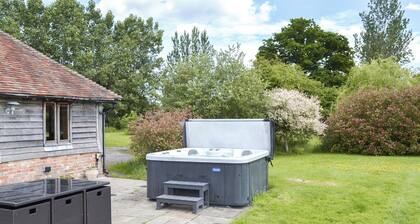 3 bedroom accommodation in Smarden, near Ashford