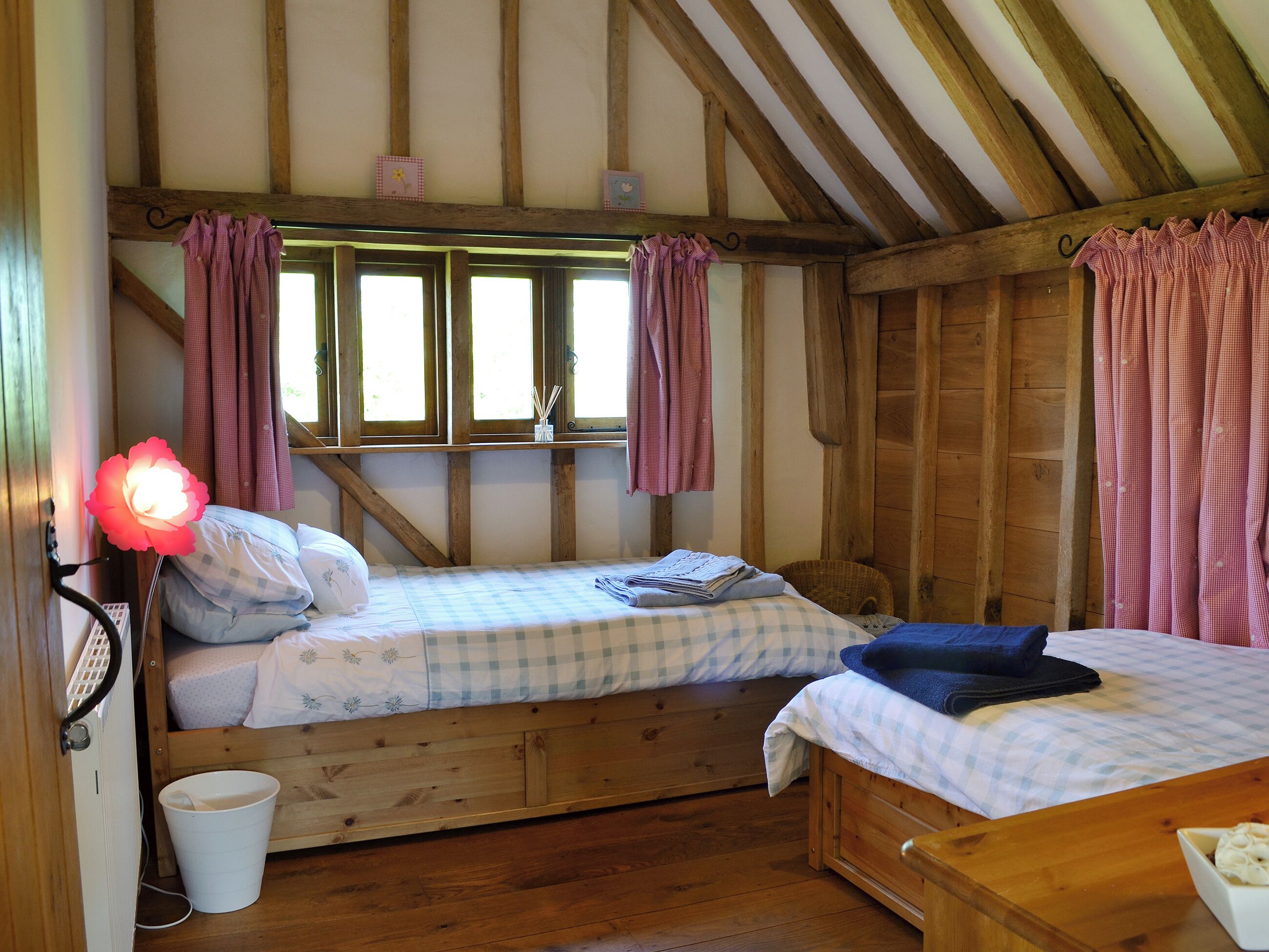 3 quartos, Wi-Fi de cortesia, roupa de cama