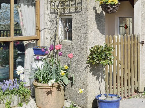 2 bedroom accommodation in Askam-in-Furness, near Ulverston