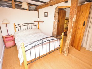 2 bedrooms, free WiFi, bed sheets - 2 bedroom accommodation in Berrow, near Malvern (Berrow, near Malvern)