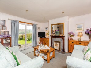 TV - 2 bedroom accommodation in Glenelg, by Kyle, Ross-Shire (Glenelg, by Kyle, Ross-Shire)
