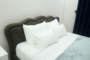 Mini Apartment (Ocean Harbor & River View) | Desk, soundproofing, iron/ironing board, free WiFi - QB Casa Residence (Dong Hoi)