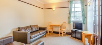 4 bedroom accommodation in West Huntspill, Highbridge