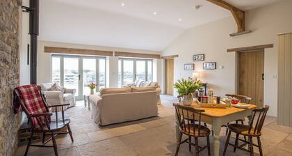 Square Barn - UKC2869