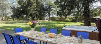 6 bedroom accommodation in Tilney All Saints, near King’s Lynn