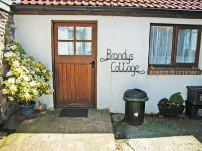 1 bedroom accommodation in Whitwell Farm, Colyford, near Seaton