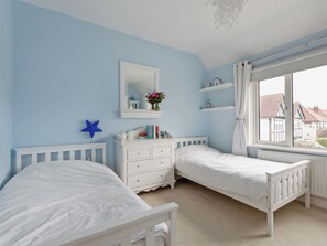 6 bedrooms, free WiFi, bed sheets