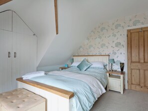 6 bedrooms, free WiFi, bed sheets