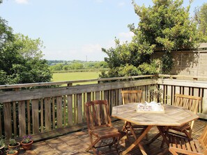 Outdoor dining - 2 bedroom accommodation in Dousland, near Yelverton (Dousland, near Yelverton)
