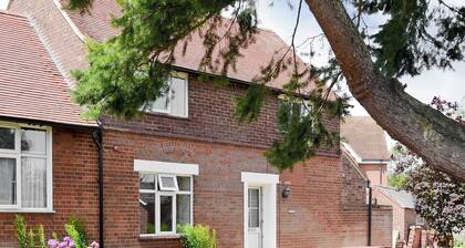 3 bedroom accommodation in Broom, near Biggleswade