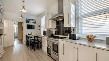 Dishwasher, high chair