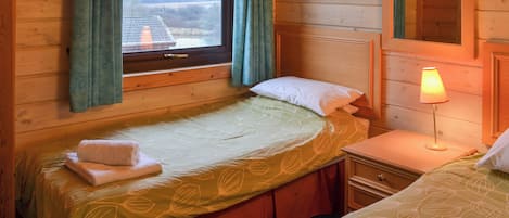 3 bedrooms, bed sheets