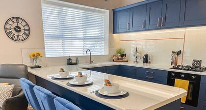 2 bedroom accommodation in Edwinstowe, near Mansfield