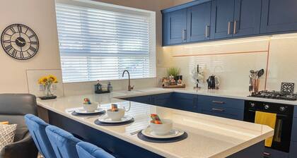 2 bedroom accommodation in Edwinstowe, near Mansfield
