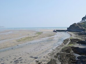 Beach - 2 bedroom accommodation in Rhiw, near Aberdaron (Rhiw, near Aberdaron)