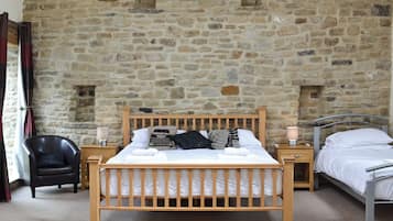 6 bedrooms, free WiFi, bed sheets