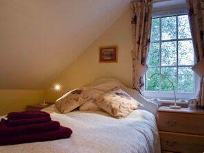 2 bedrooms, free WiFi, bed sheets - 2 bedroom accommodation in Cupar, near St. Andrews (Cupar, near St. Andrews)