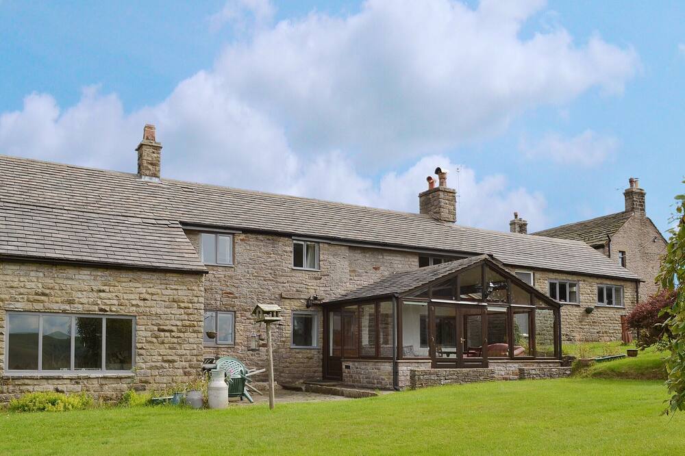 3 bedroom accommodation in Kettleshulme, near Whaley Bridge