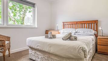 4 bedrooms, free WiFi, bed sheets