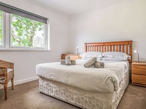 4 bedrooms, free WiFi, bed sheets
