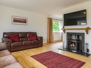 Fireplace - 4 bedroom accommodation in Banavie, near Fort William (Banavie, near Fort William)