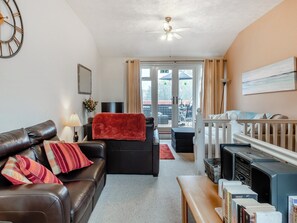 Living area - 1 bedroom accommodation in Sutton Staithe, near Stalham (Sutton Staithe, near Stalham)