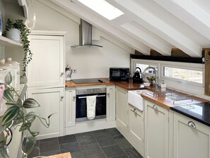 Dishwasher, cookware/dishes/utensils - A holiday home in the heart of the Cornish countryside. (Coombe, near St Austell)