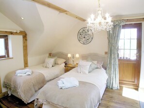 3 bedrooms, free WiFi, bed sheets