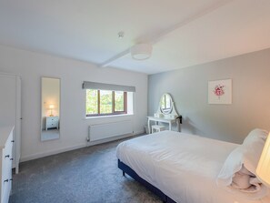 4 bedrooms, free WiFi, bed sheets - 4 bedroom accommodation in Hawes (Hawes)