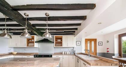 5 bedroom accommodation in Langsett, near Penistone