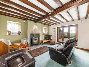 TV, fireplace - 5 bedroom accommodation in Langsett, near Penistone (Langsett, near Penistone)