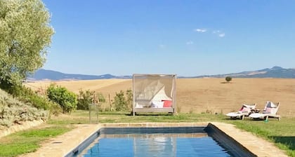 VILLA MERAVIGLIOSA - kuuden makuuhuoneen huvila, vuodepaikkoja 12