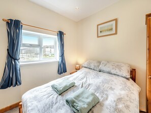 3 chambres, fer et planche à repasser, draps fournis