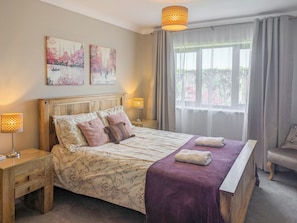 4 bedrooms, WiFi (free), bed sheets