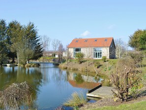 Property grounds - 1 bedroom accommodation in Hainford, near Norwich (Hainford, near Norwich)