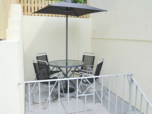 Outdoor dining - 2 bedroom accommodation in Port Isaac (Port Isaac)