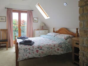 4 bedrooms, free WiFi, bed sheets - 4 bedroom accommodation in Chipping Campden (Chipping Campden)